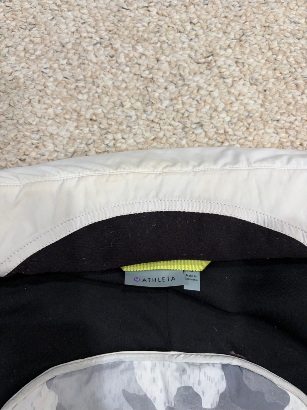 Athleta White Quilted Vest with Black Side Panels and Zip Pockets - Picture 2 of 4